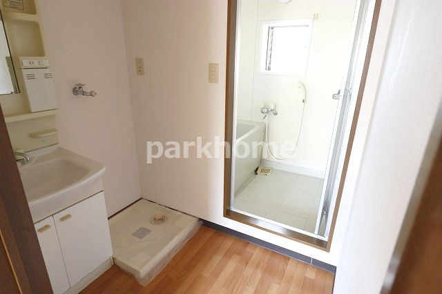 メゾン・ド・ケイの洗面所|ゆったりとスペースのある洗面所