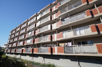 【外観】 | 【上質リノベ】エメラルドマンション船越南 | 現地（2023年5月4日11：00頃）撮影