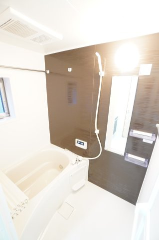 【浴室】 | R-EIGHT | ※同物件・同タイプの写真です。