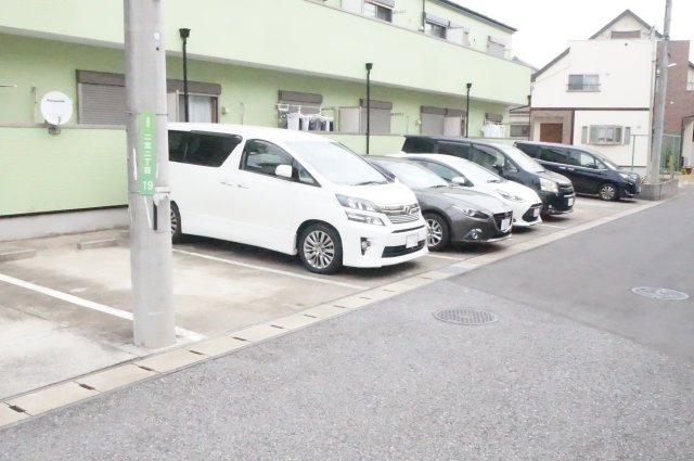 プレジール二宮の駐車場|敷地内駐車場になります