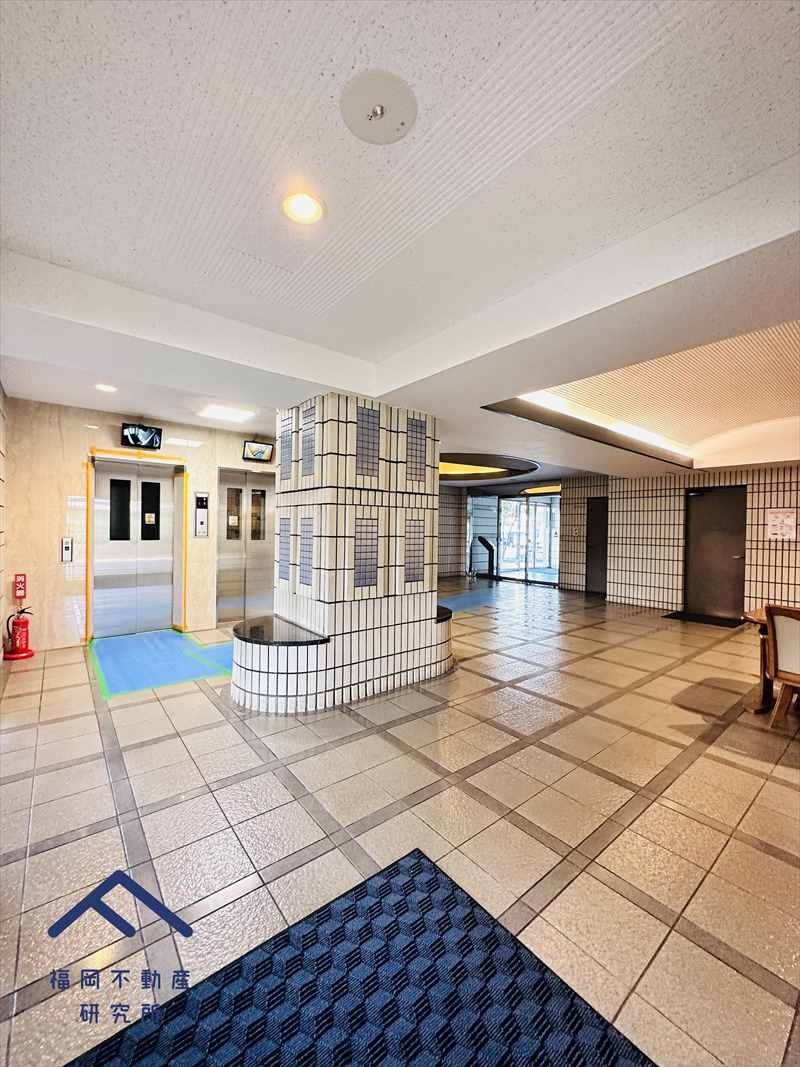 クローバーマンション周船寺壱番館のエントランス