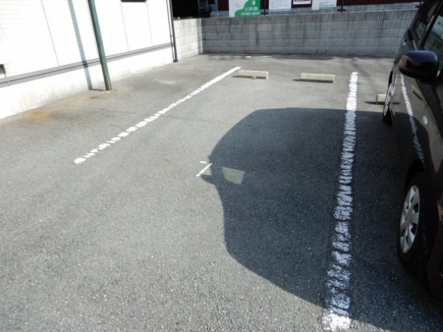サンコーポ曽根の駐車場