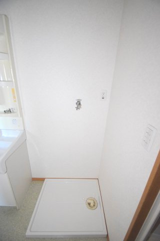 【洗面所】 | 脱衣スペースもあります