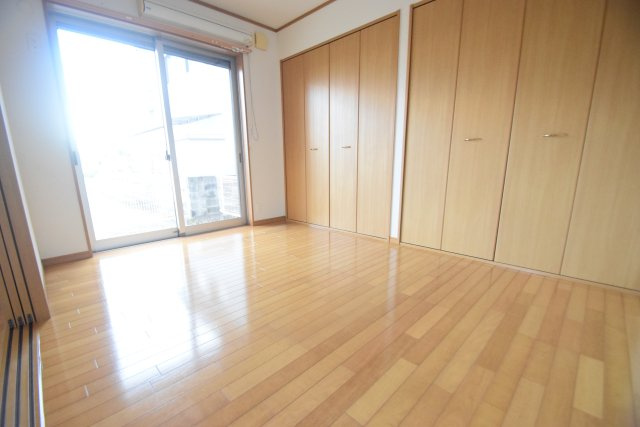 【寝室】 | 使い勝手のいい寝室です