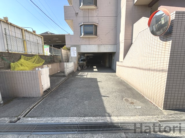 アペル1の駐車場