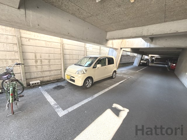 アペル1の駐車場