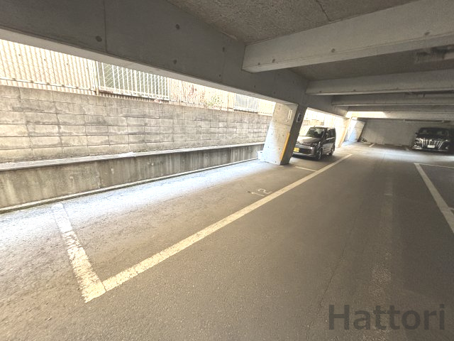 アペル1の駐車場