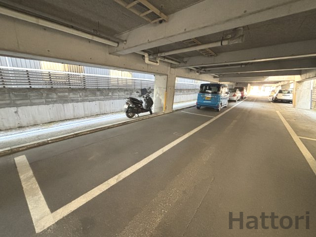 アペル1の駐車場