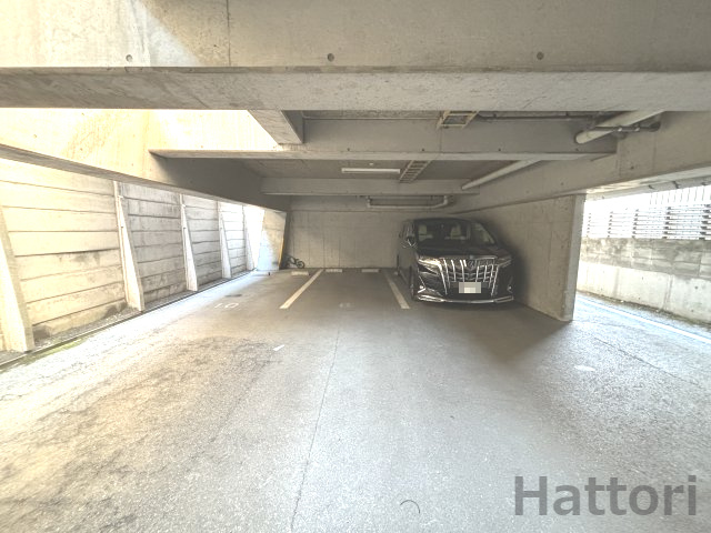 アペル1の駐車場