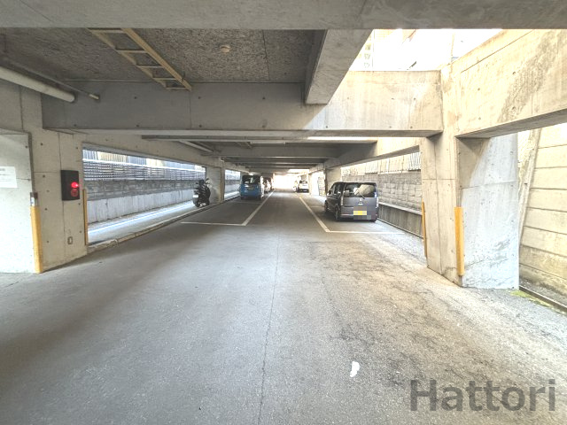 アペル1の駐車場