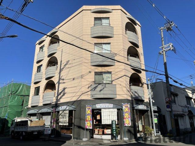 イーストフラットの外観