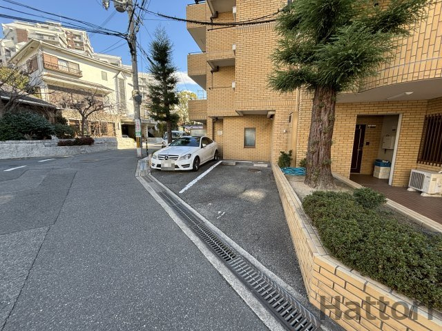 スプリングヒルズの駐車場