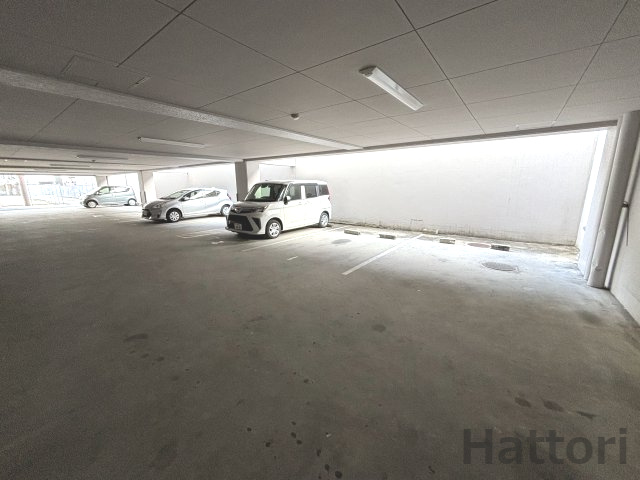 ドエル野里の駐車場