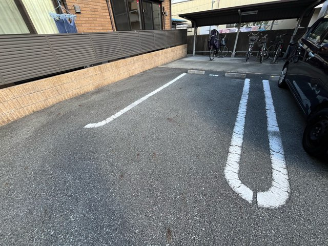 セジュール東雲の駐車場