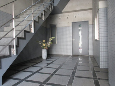 【エントランス】 | ル・グラン・アコルネⅠ（河内永和賃貸） | 毎日通るエントランスはこのようになっています