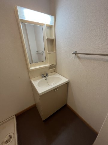 ドミール本郷Bの独立洗面台
