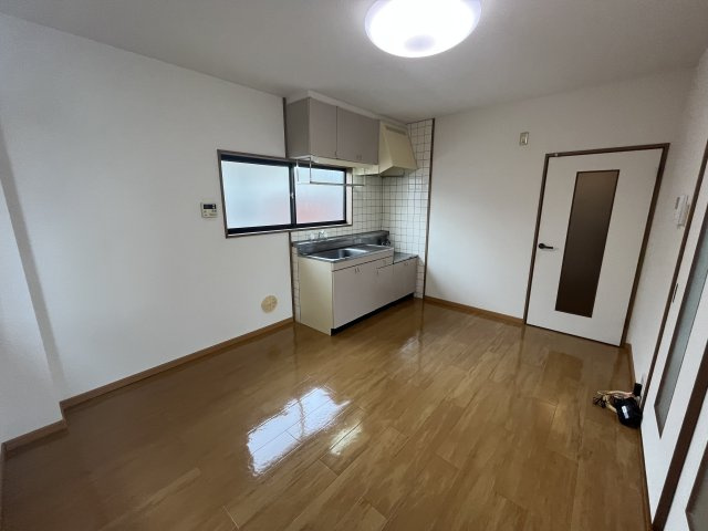 ドミール本郷Bの居間・リビング