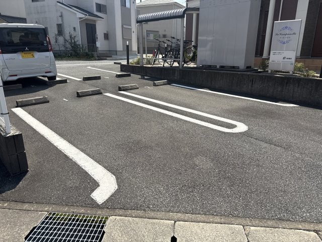 ラ・カンパネラの駐車場