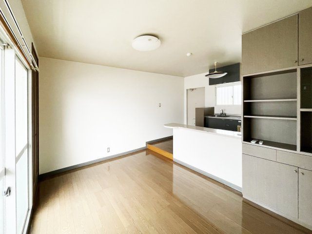 フラワーシャトーの居間・リビング