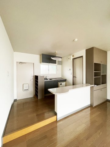 フラワーシャトーの居間・リビング