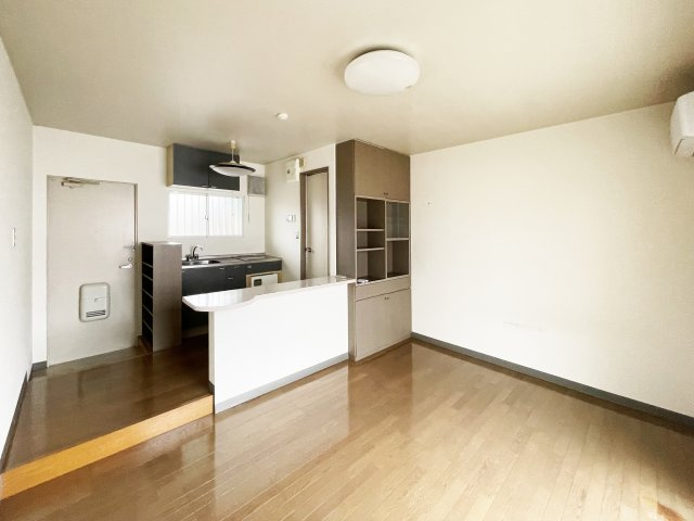 フラワーシャトーの居間・リビング