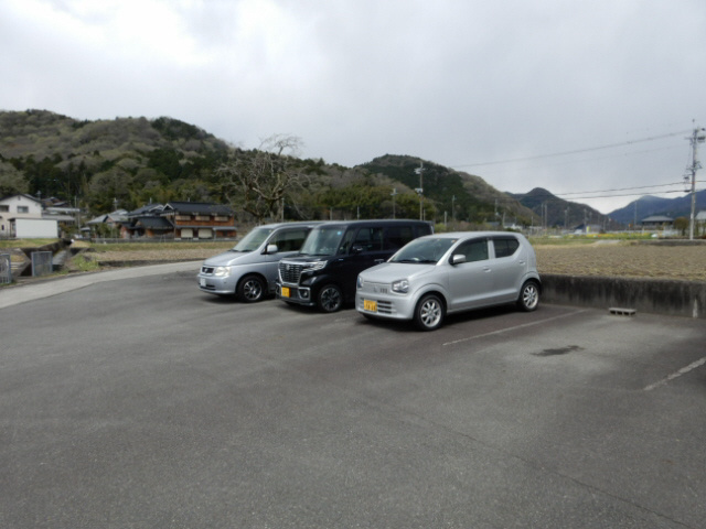 サニーリバーの駐車場