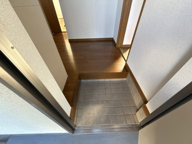 リバーハイツの玄関