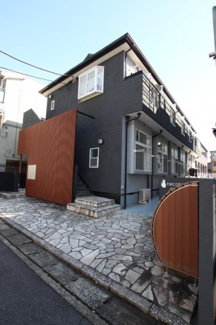 全12住戸の2階建て木造アパート