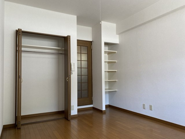 リッチハーベスト南棟の寝室