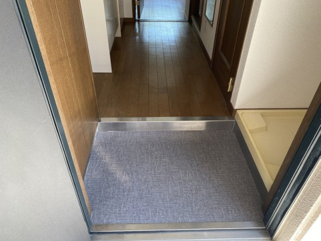 リッチハーベスト南棟の玄関