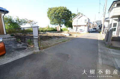 【前面道路含む現地写真】 | 海老名市上郷3丁目  新築戸建て　全２棟　【仲介手数料無料】 | ※令和5年10月上旬に撮影