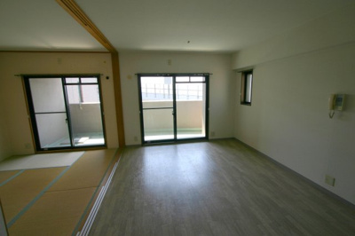 【居間・リビング】 | ローレルウィングス蛍池