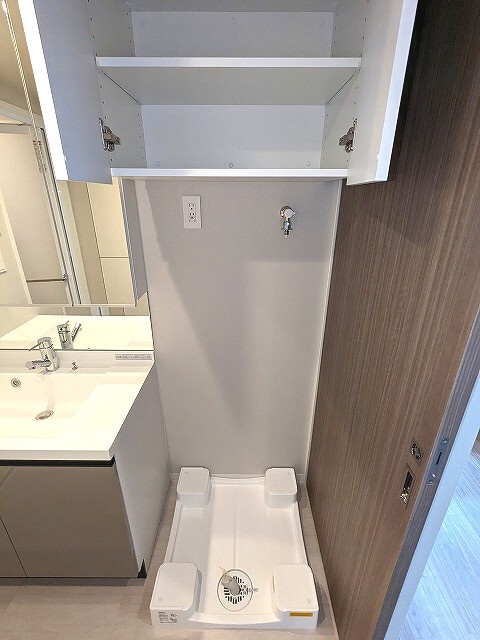 Urbanex新御徒町の設備|排水溝のお手入れがし易い様に排水口を手前中央に配置し足高の防水パンです