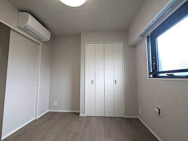 Urbanex新御徒町の収納|5.3帖洋室、エアコン３台、全室照明付き
