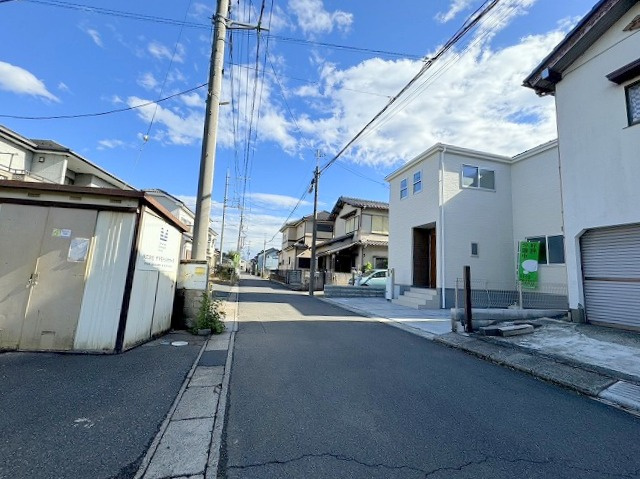 三郷市彦野1丁目　新築戸建　全1棟の前面道路含む現地写真|前面道路含む現地写真になります。