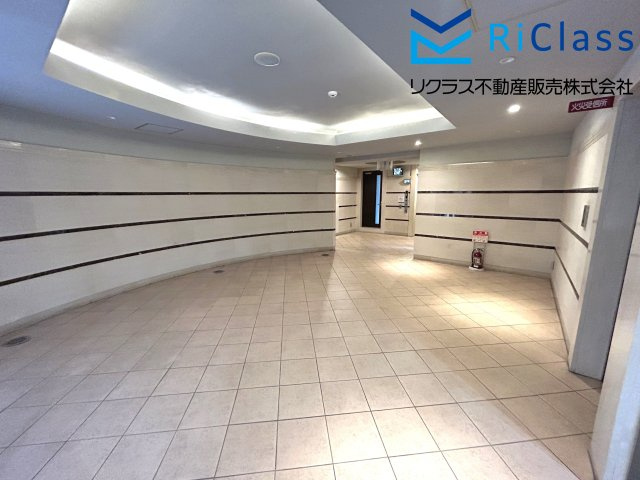 アーバニス神戸東山のエントランス|落ち着いたエントランスです