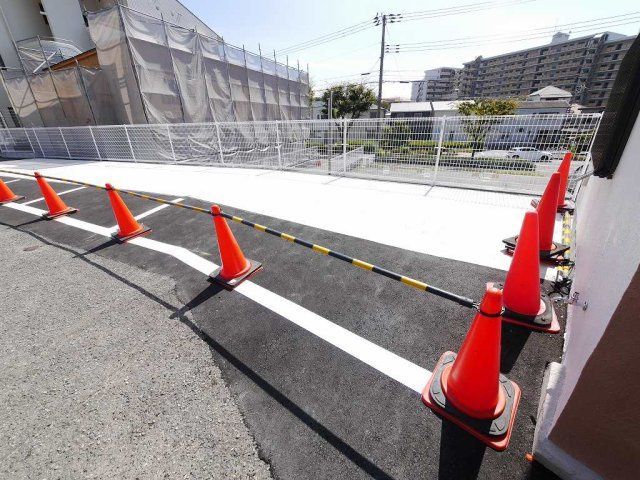 舞子坂1丁目貸家の駐車場|小型車2台分（現地要確認）
