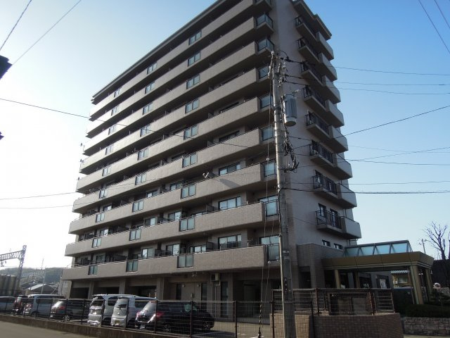 サーパス木田町の外観|来賓用駐車スペースが５台分もあります！