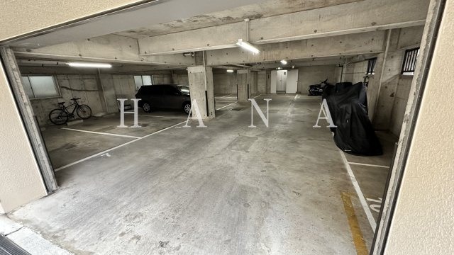 ユーレジデンス武蔵小金井の駐車場