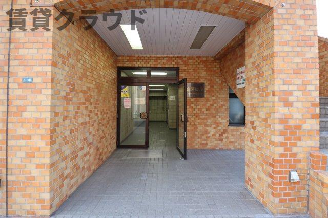 金澤ビルのエントランス|毎日通るエントランスはこのようになっています
