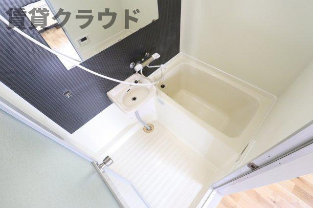 金澤ビルの浴室|日々の疲れを癒すお風呂付です