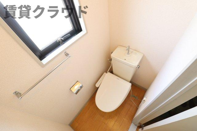 金澤ビルのトイレ|落ち着いた色調のトイレです