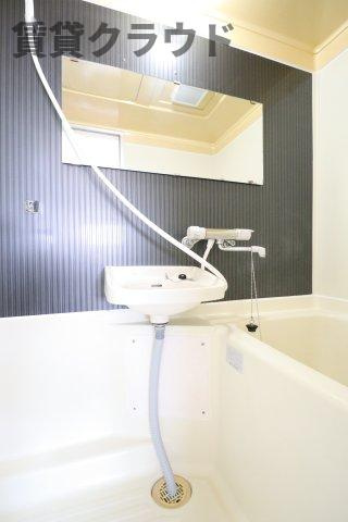 金澤ビルの浴室|ゆったり過ごせるお風呂です