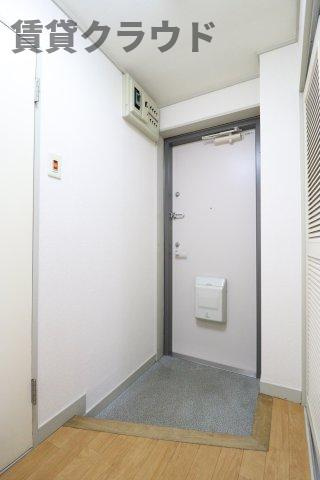 金澤ビルの玄関|収納もある玄関です