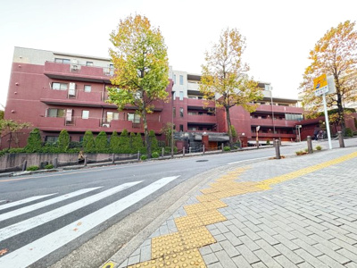 【外観】 | 【売主直売】ヒルハイツ宮前平ウエスト | 総戸数97戸、平成12年2月築、管理人は日勤勤務につき管理体制良好です♪