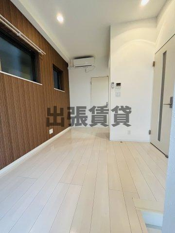 仲介手数料0円！グレイス栄生の居間・リビング