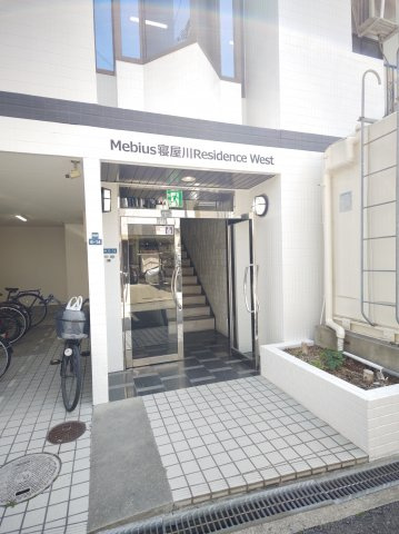メビウス寝屋川レジデンスwestのエントランス