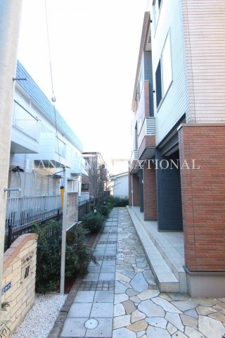 ベルプロムナード・美房Ⅱのエントランス