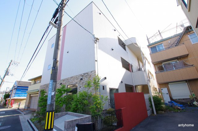 エルパシオン吹田泉町　仲介手数料無料の外観