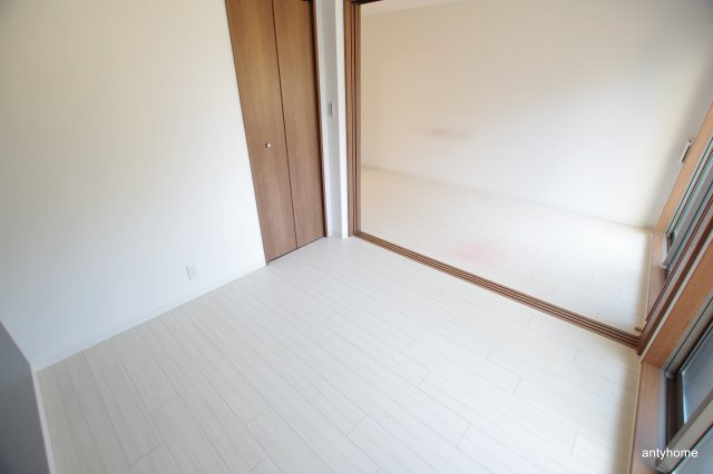 エルパシオン吹田泉町　仲介手数料無料の寝室